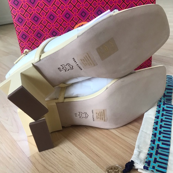 TORY BURCH Strappy lucite heel sandals in Sweet Corn/Clear Size 8 - Picture 6 of 15